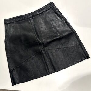 Zara High Waisted Black Leather Skirt 2398/021/800 
Size Medium 
Back Zipper